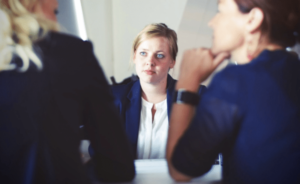 Ventajas de contratar un abogado que hable español