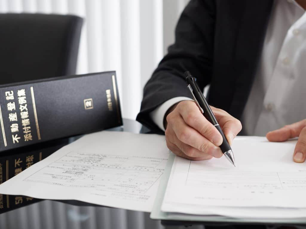 ¿Cuánto Tiempo Tengo para Poner una Demanda por Despido Injustificado en Illinois?