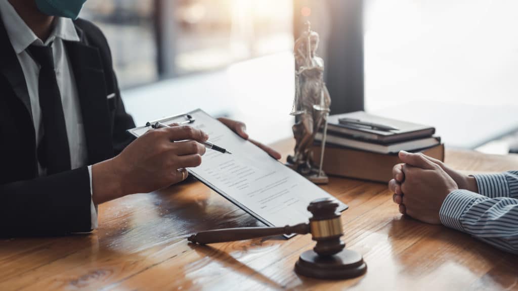 ¿Cómo presentar una demanda millonaria con abogados de accidentes en casos de lesiones personales?